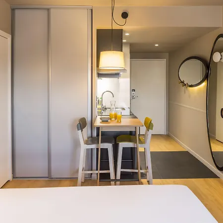 Adagio Access Centre 4*