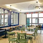 Adagio Access Centre 3*