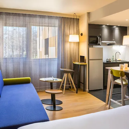 Adagio Access Centre 3*