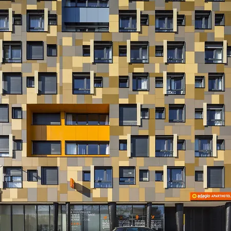 Apart Otel Adagio Access Centre 4*