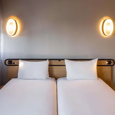 Aparthotel Adagio Access Centre 3*