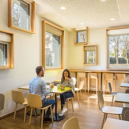 מלון דירות Adagio Access Centre