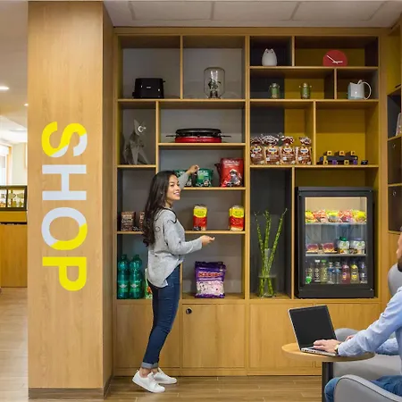 Adagio Access Centre 3*