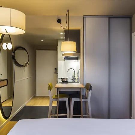 Adagio Access Centre 3* מונפלייה