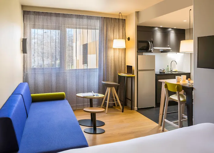 Adagio Access Centre 3*