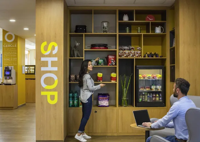 Adagio Access Centre 3*