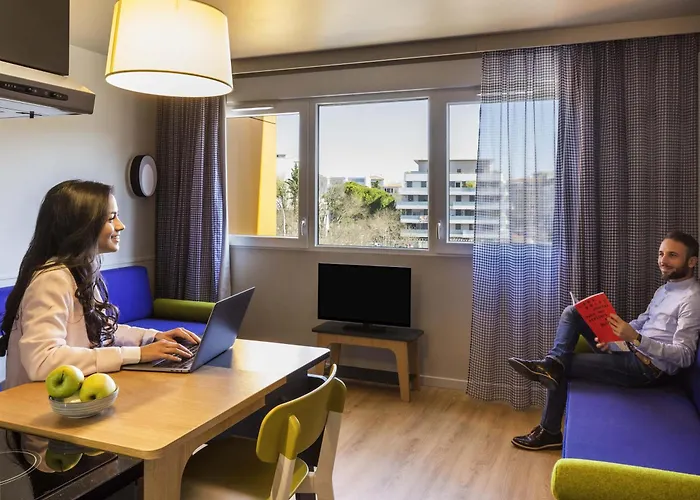 Adagio Access Centre 3*