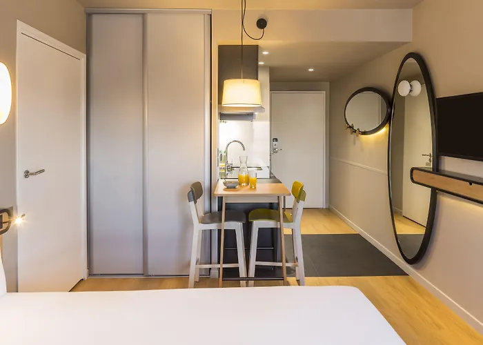 Adagio Access Centre 3*