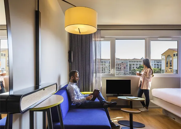 Adagio Access Centre 3*